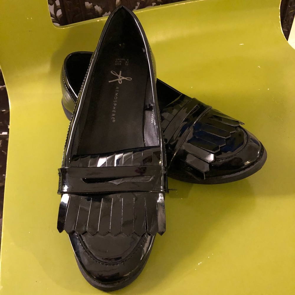 Black Faux-Patent Loafers, Sz 10